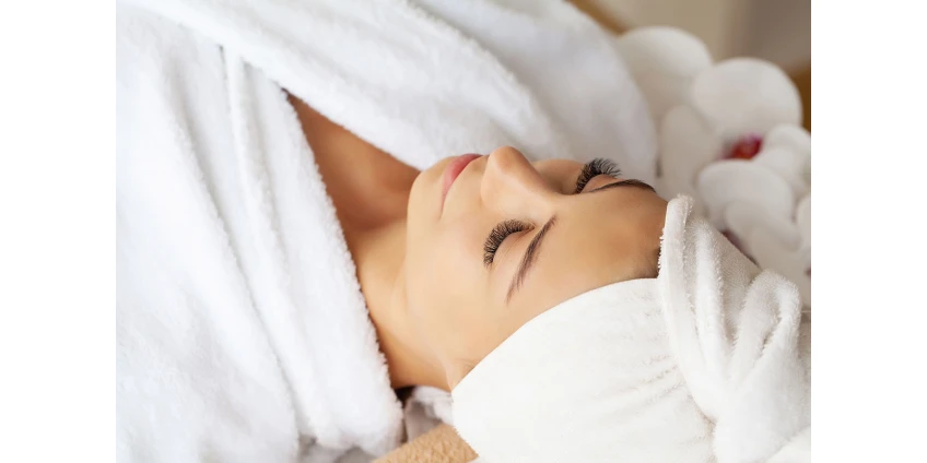 Światłoterapia i Technologie Wysokiej Częstotliwości: niezbędne dla Twojego salonu piękności