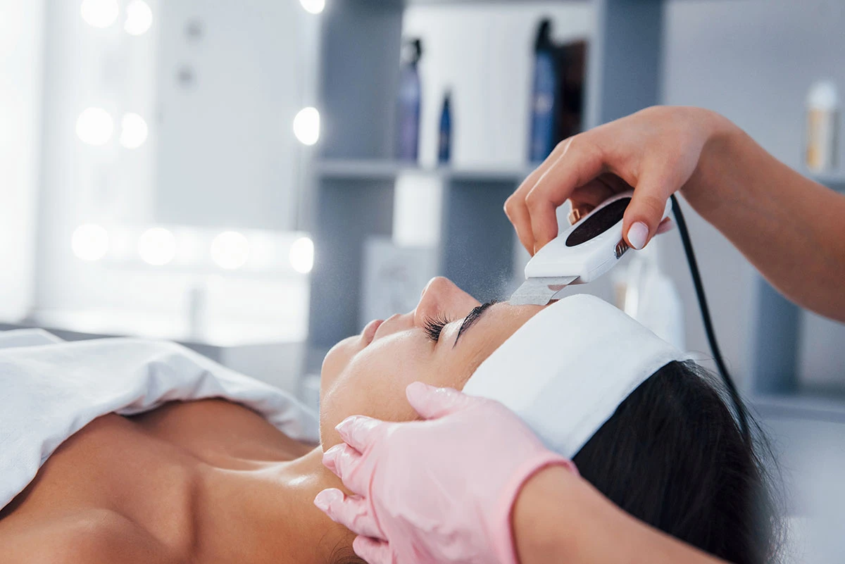 Kombinacja do głębokiego oczyszczania, nawilżania i liftingu skóry