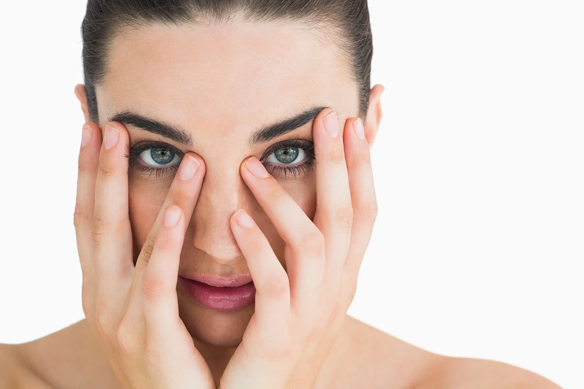 Dlaczego pojawiają się worki pod oczami